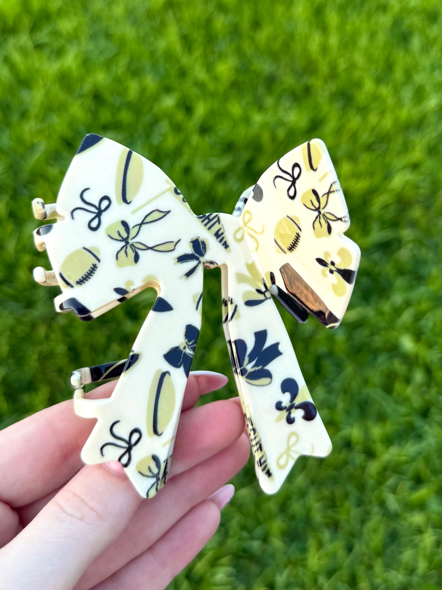 Saints Bow Claw Clip