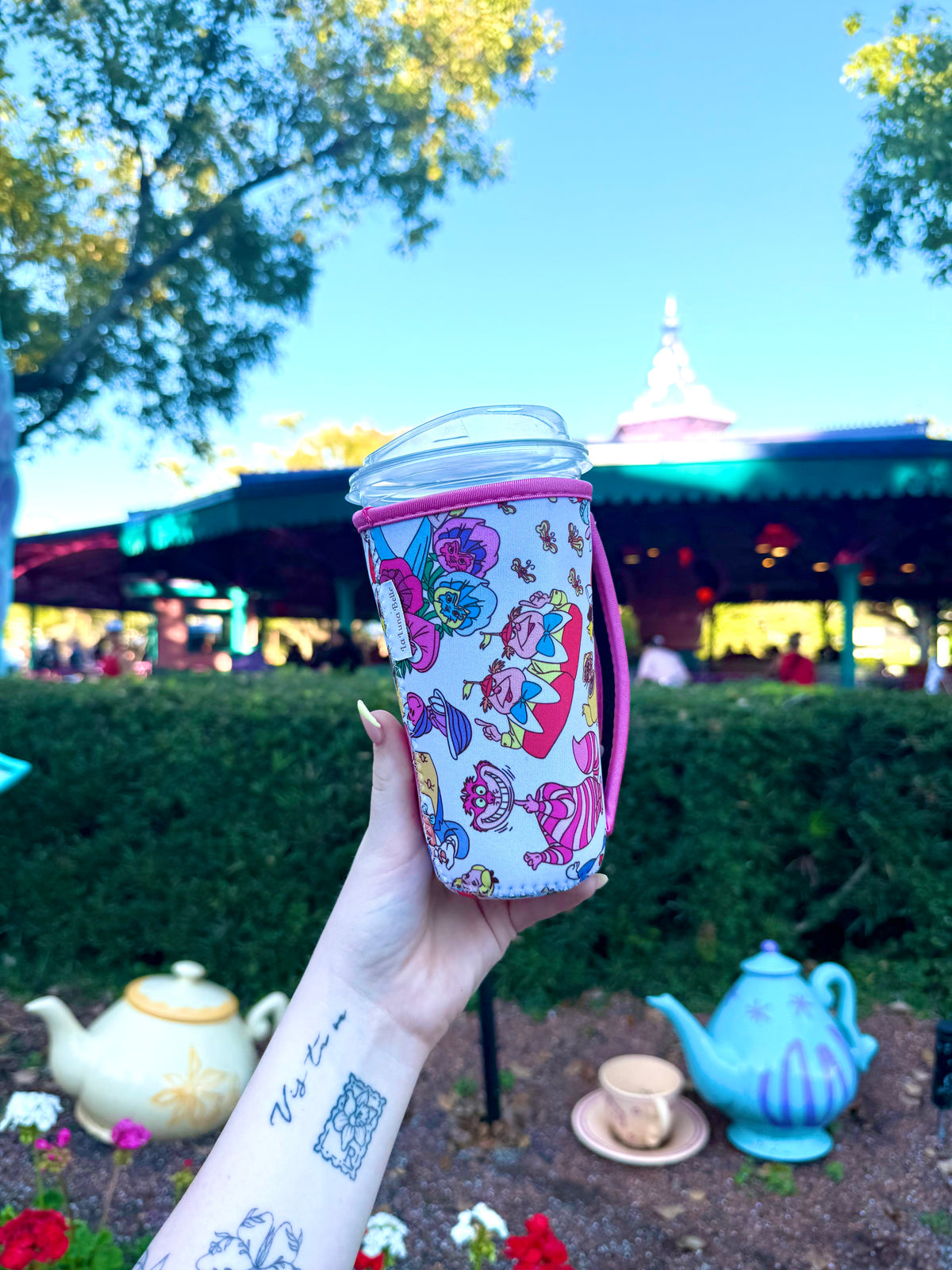 Alice in Wonderland Large Cup Sleeve